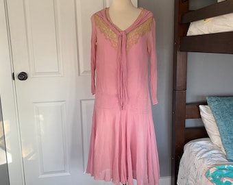 Antique vintage 1920s pink long sleeve flapper dress with tan lace, size small/medium