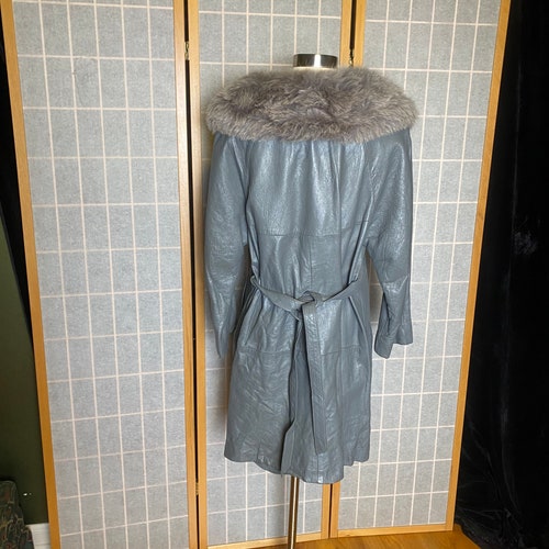 Vintage 1960’s gray leather and fluffy gray fur collar, size medium hotsell