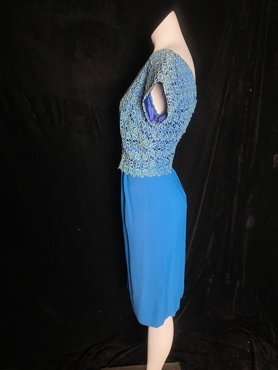 Vintage early 1960’s two tone blue wiggle dress w… - image 3