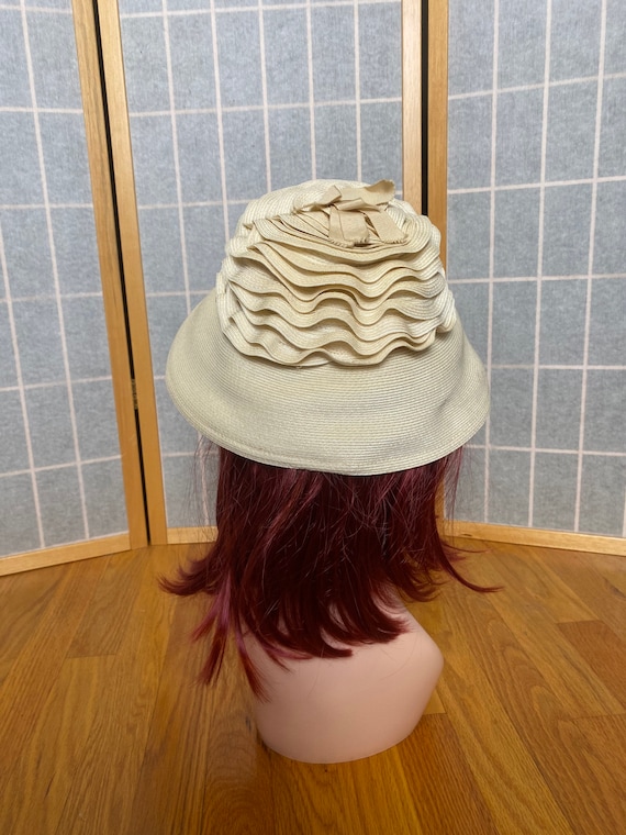 Cream Ruffle Hat Vintage 1950’s cream beige woven straw ruffle hat by … - Gem