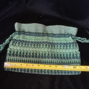 Vintage 1970s two tone green woven drawstring bag, purse image 7