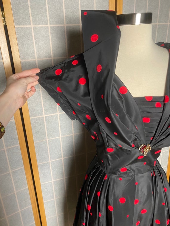 Vintage 1950’s black taffeta party dress with red… - image 3