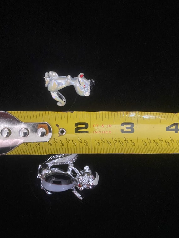 Set of vintage 1950’s 1960’s skunk pins - image 8