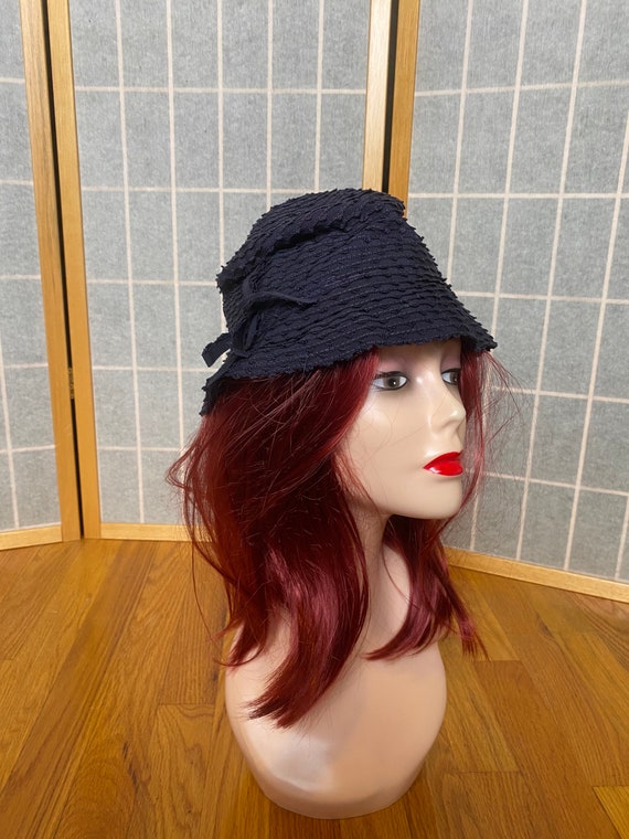 Vintage 1940s Navy Blue Textured Ribbon Hat by Capadors - Etsy