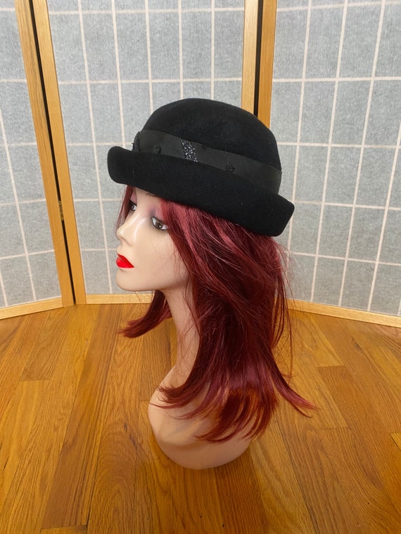 Vintage 1940’s black wool felt hat with glitter a… - image 1