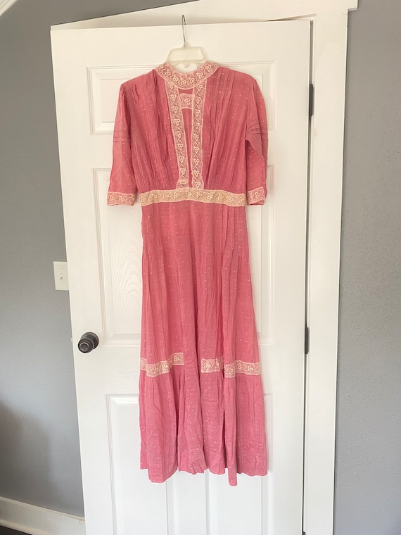 Antique 1900s pink and white lace dress, size medi