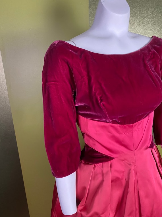 Vintage 1950’s velvet and satin Kay Selig bubble … - image 3