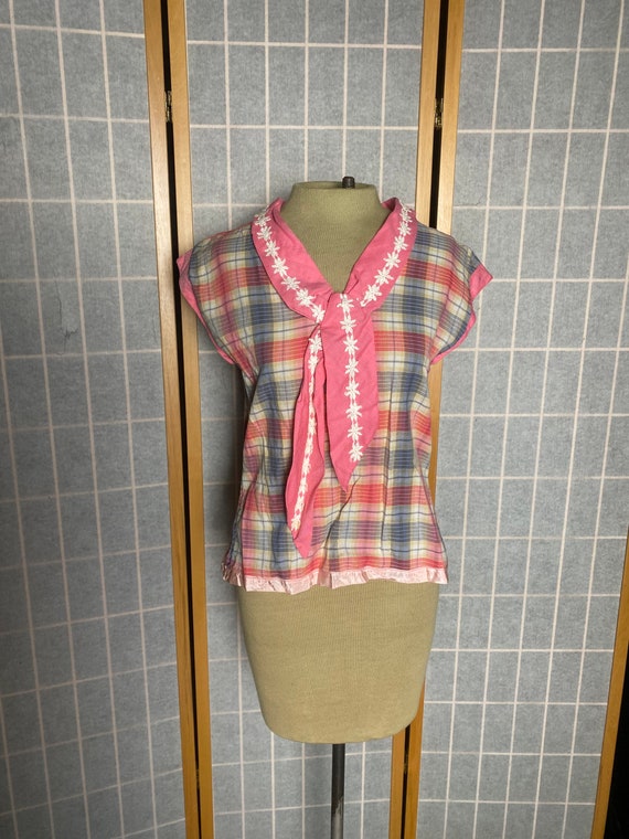 Vintage 1950’s pink plaid sleeveless blouse with … - image 1