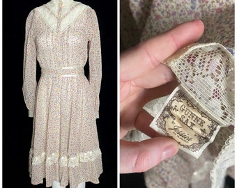 SALE Vintage 1970’s calico floral Gunne Sax dress, size xs