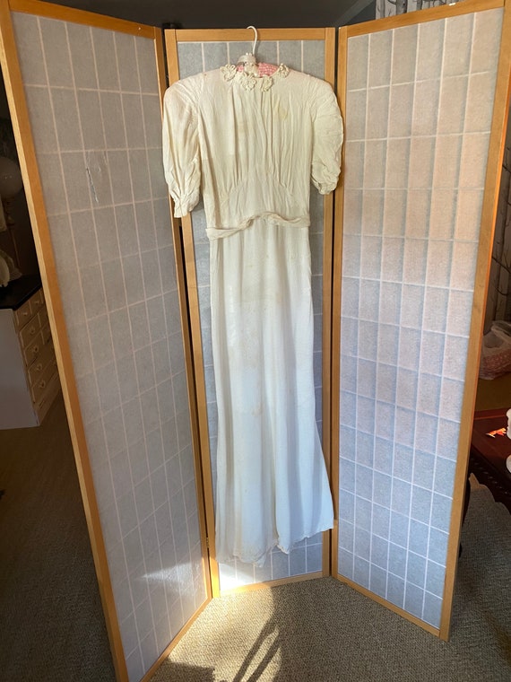 Vintage 1930’s white cream slinky dress