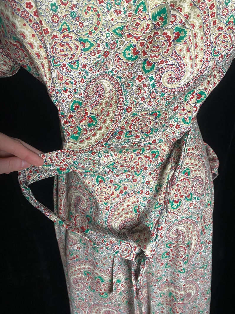Vintage 1940s colorful paisley zip front dress with built in waist tie, size small medium, Fleischman california image 8