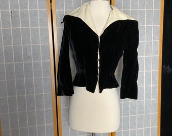 Vintage 1940’s black velvet with wide cream collar, size xs by Carlye