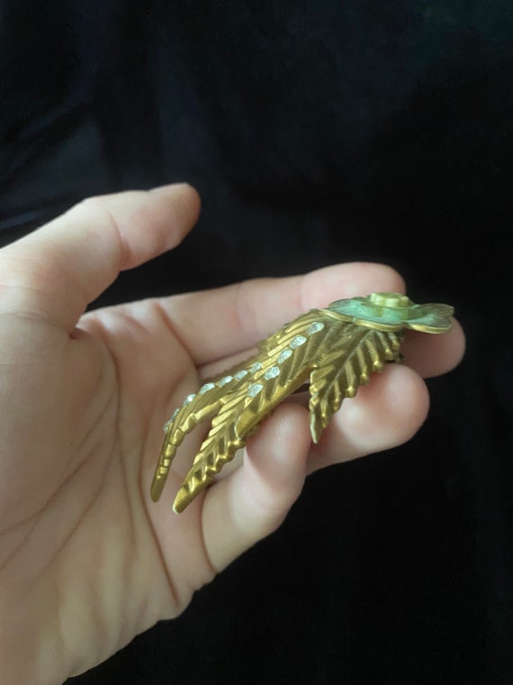 Vintage 1940’s gold leaves dress clip with flower… - image 3