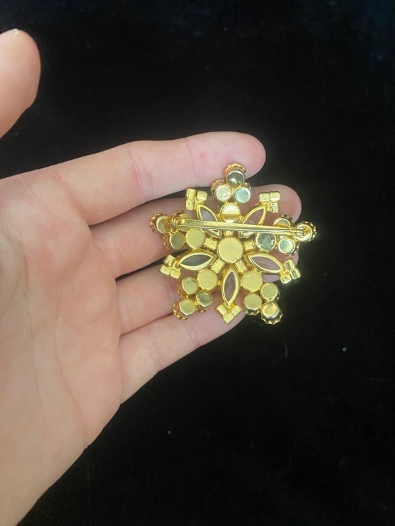 Vintage 1960’s gold brooch with rainbow rhineston… - image 4