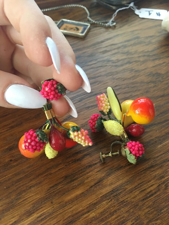 Vintage 1940's Colorful Fruit Bouquet Screw On Ear