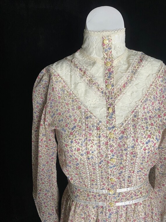 SALE Vintage 1970’s calico floral Gunne Sax dress… - image 4