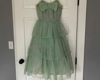 Vintage 1950’s light green tiered ruffle spaghetti strap party dress, size xxs
