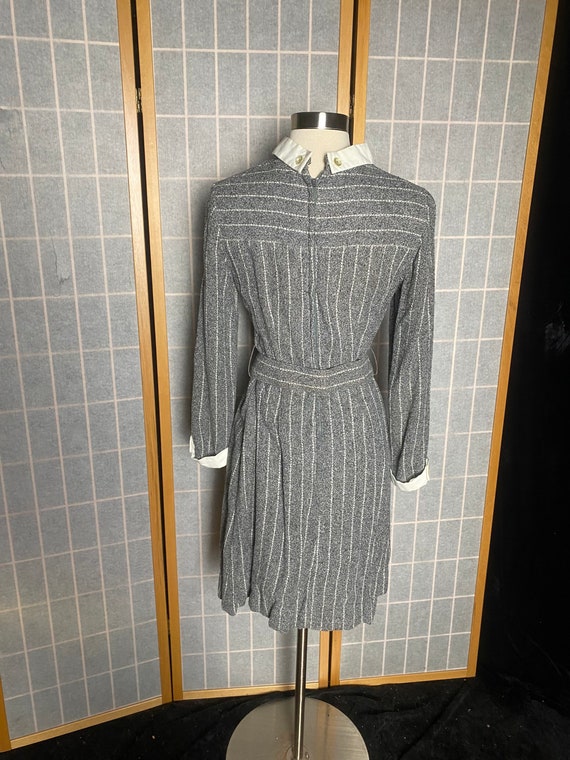 Vintage 1970’s gray and white fall day dress, siz… - image 7