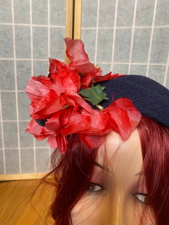 Vintage 1940’s navy blue fascinator hat with big … - image 2