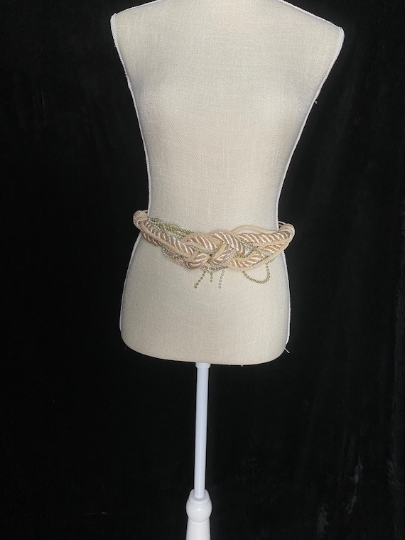Beautiful vintage rope white, cream and gold belt Vintage 80s Belt Goldtone Metal Embellished Cream Rope  main image 3