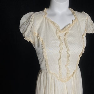 Vintage 1940s cream Swiss dot dress with puffy sleeves, size xs image 2