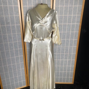 Vintage 1930s white liquid satin Art Deco wedding dress with belt, size medium image 1