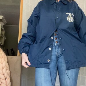 Vintage 1970s navy blue Towne Club windbreaker, size Large image 5