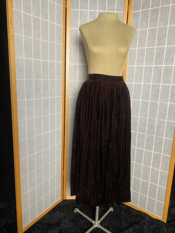 Vintage 1940’s 1950’s brown velvet top and skirt … - image 5