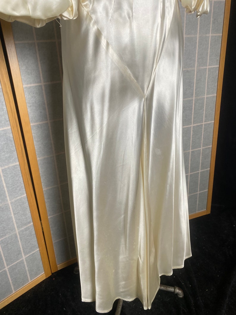 Vintage 1930s white liquid satin Art Deco wedding dress with belt, size medium image 5
