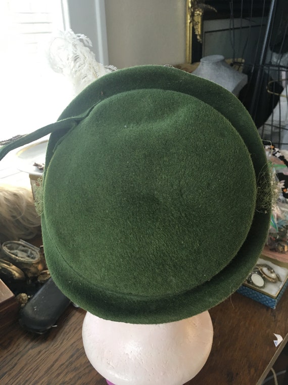 Vintage 1950's Olive Green Wool Hat with Eye Veil… - image 5