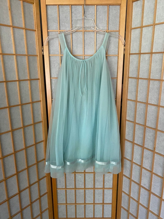 Vintage 1950’s 1960’s baby blue babydoll nightie