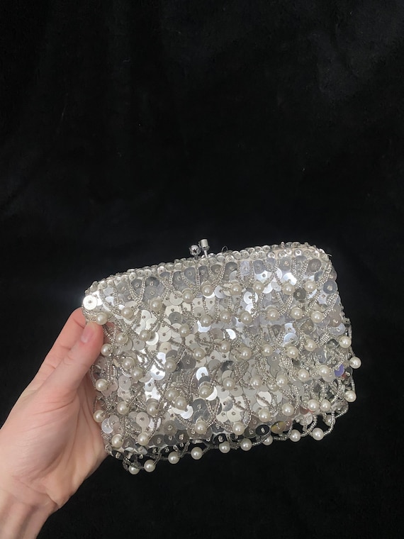 Vintage 1950’s silver sequin and pearl bead clutc… - image 2