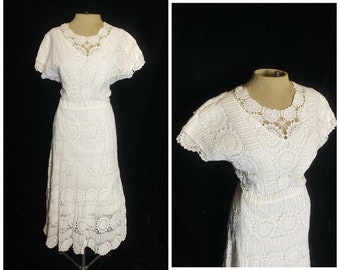 Vintage 1970’s white crochet short sleeve summer dress, size medium