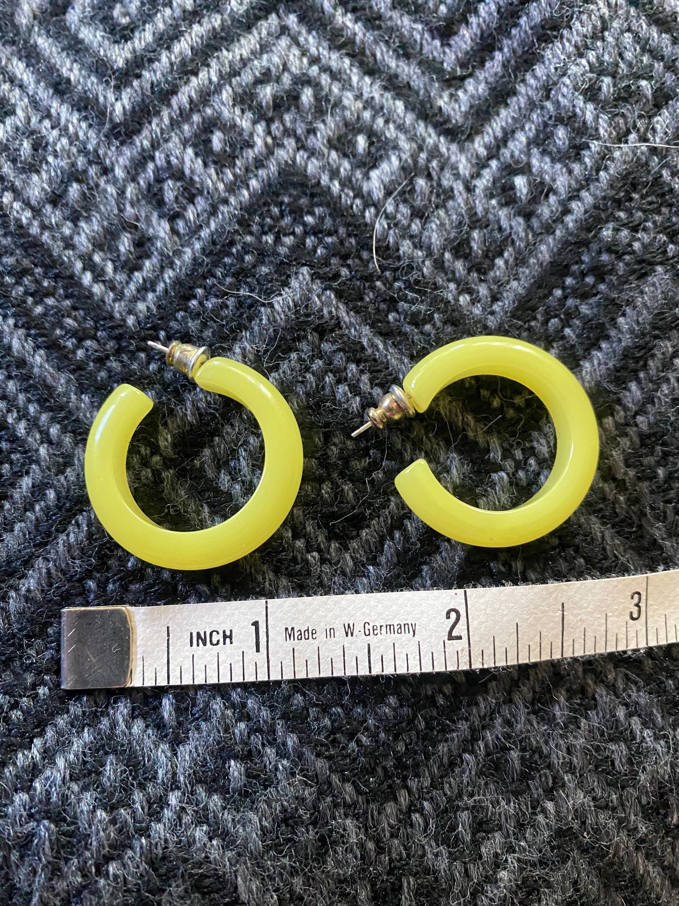 Boucles D’oreille Vintage En Plastique Jaune – Stock Ancien Des Années 80, Neuf Sans Emballage