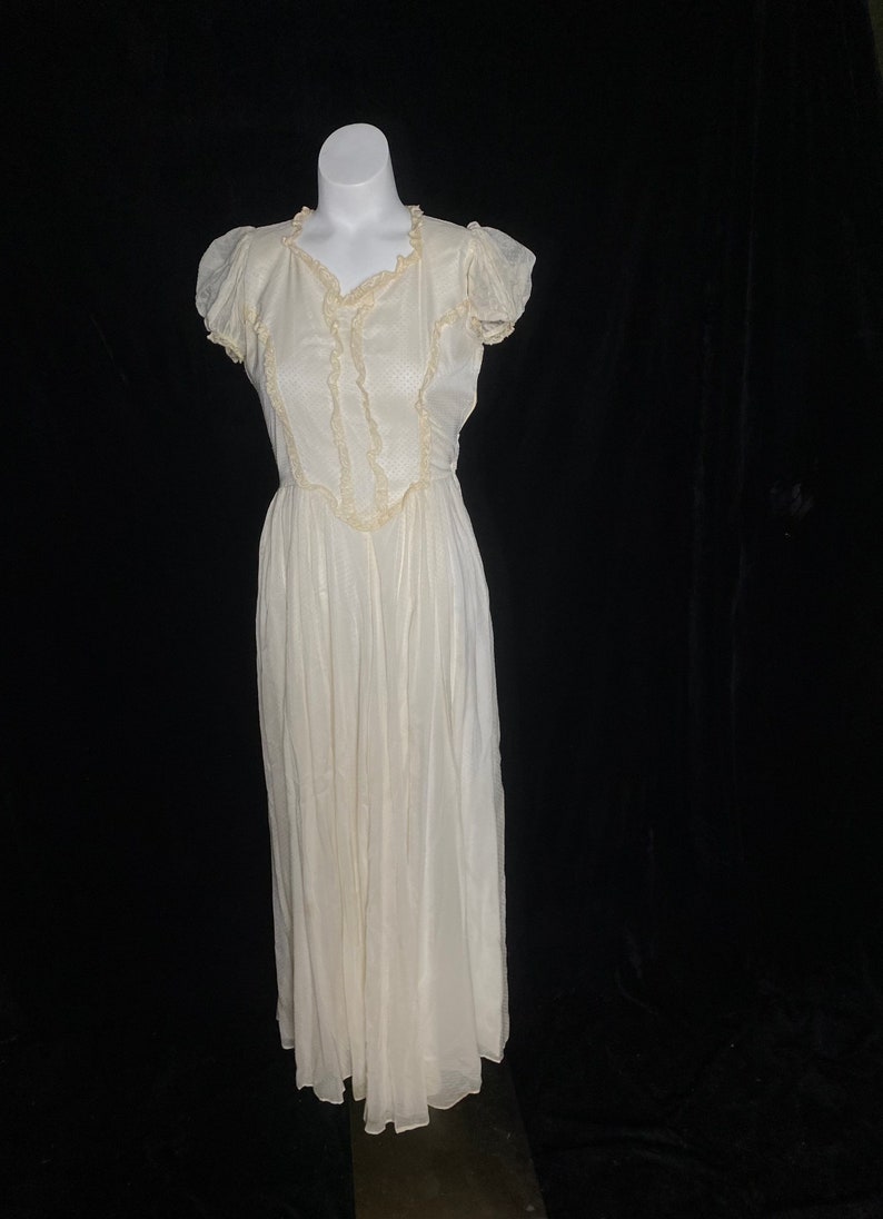 Vintage 1940s cream Swiss dot dress with puffy sleeves, size xs image 3