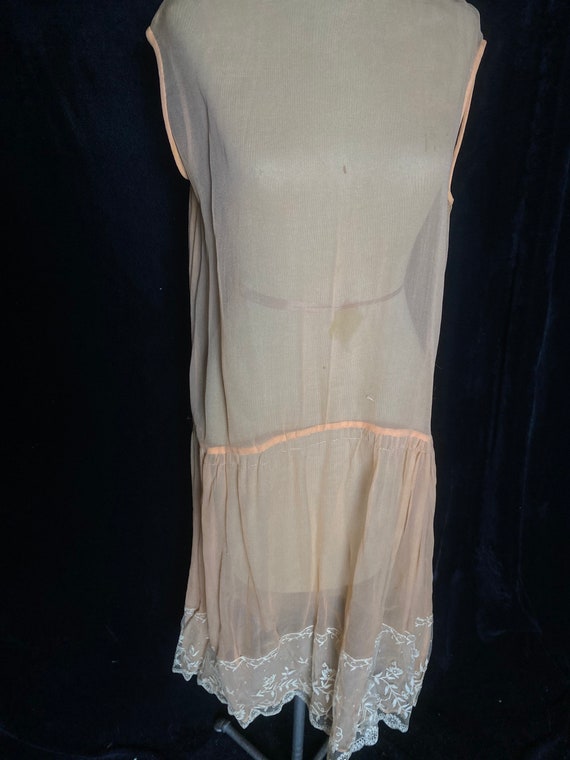 Vintage 1920’s sheer peach flapper dress with rhi… - image 4