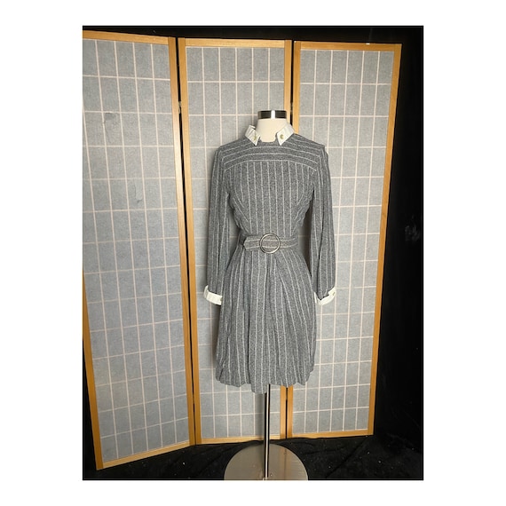 Vintage 1970’s gray and white fall day dress, siz… - image 1