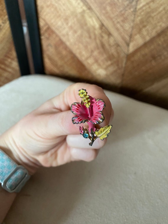vintage 1940’s pink hibiscus flower brooch pin