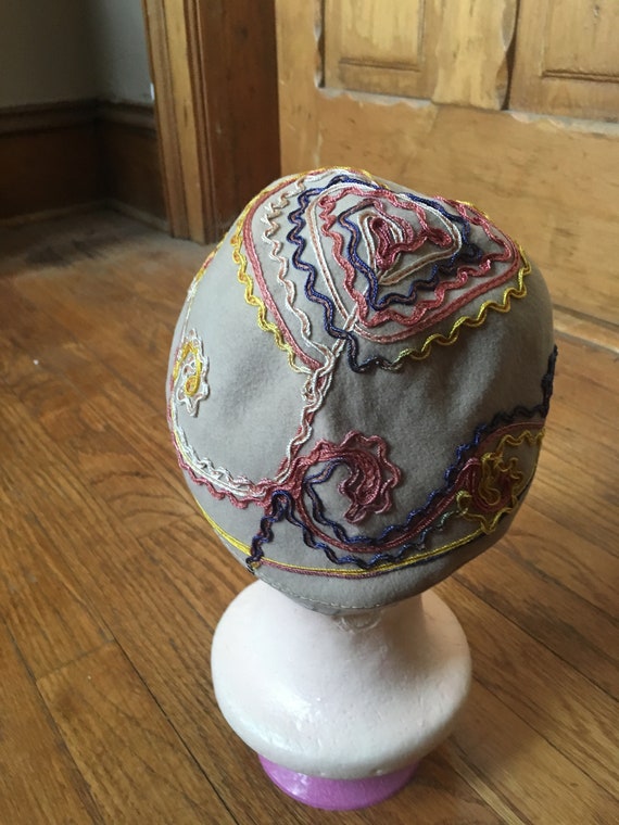 Vintage Beige Wool Skull Cap with Pink, Purple, a… - image 2