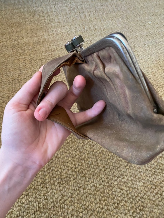 Vintage antique 1920’s leather clutch handbag wit… - image 5