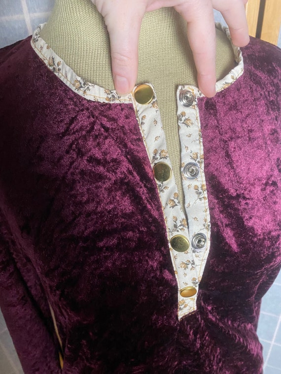 Vintage 1960’s 1970’s crushed purple velvet long … - image 2