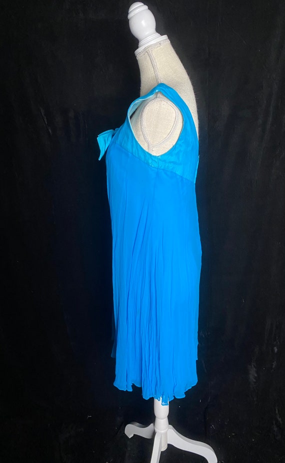 Vintage 1960’s bright blue silk chiffon shirt dre… - image 5