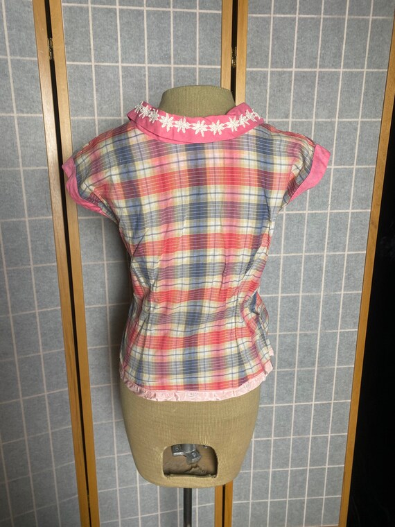 Vintage 1950’s pink plaid sleeveless blouse with … - image 5