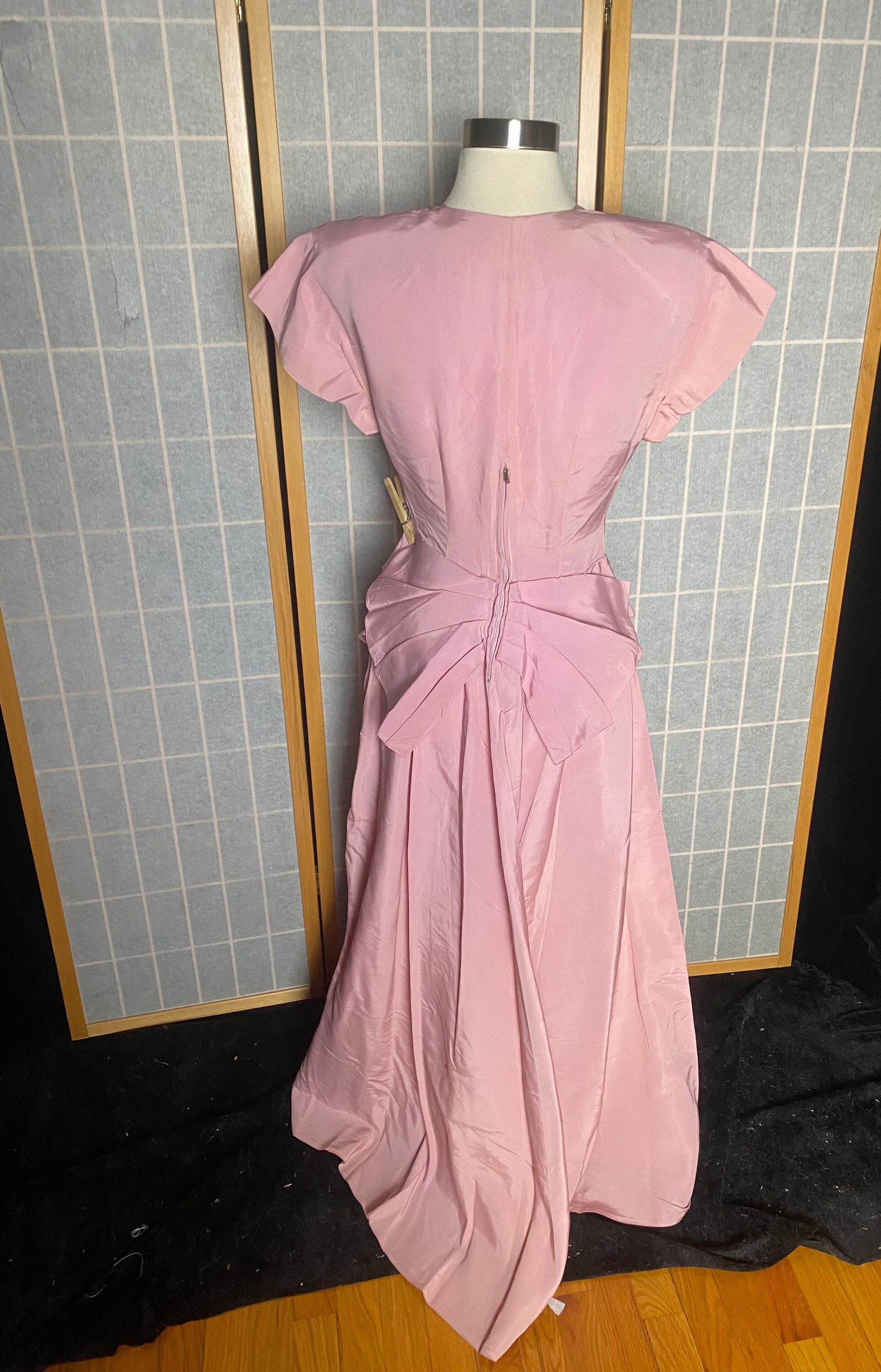 Vintage 1940's Light Pink Full Length Formal Gown Dress With Bow