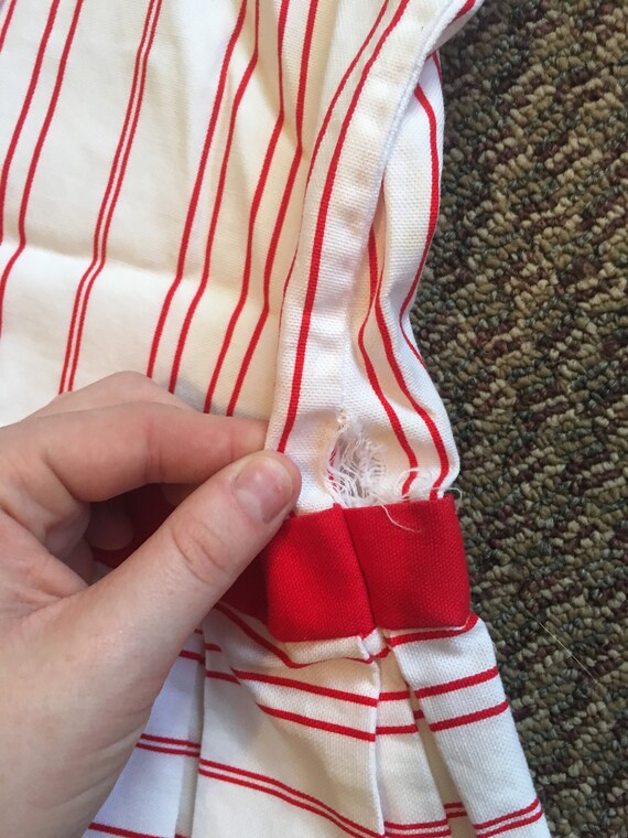 VINTAGE 1970's UNWORN GIRLS WHITE & RED STRIPED DRESS AGES 12 months to 3 years 