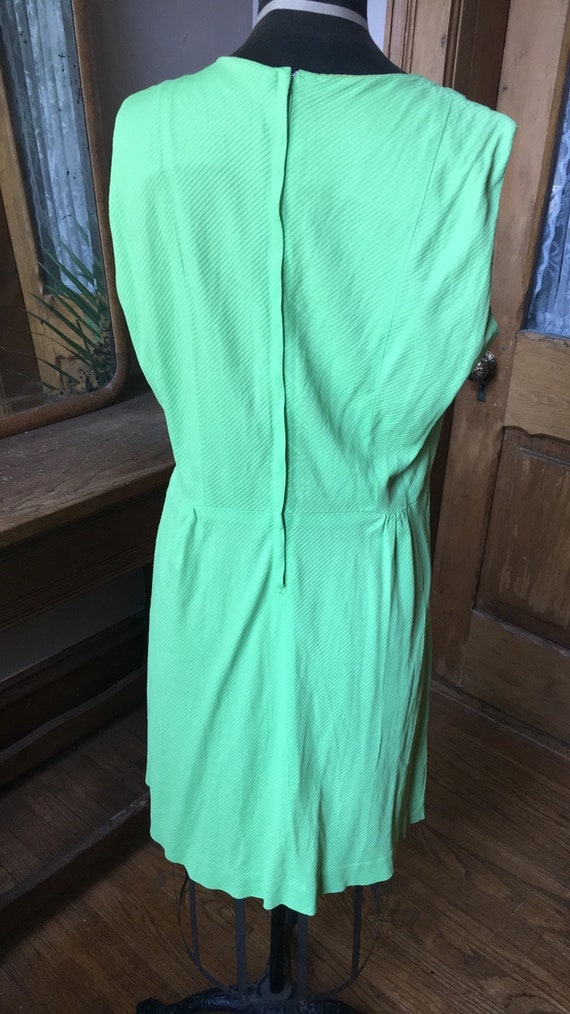 Vintage 1960's Lime Green Sleeveless Dress with b… - image 3