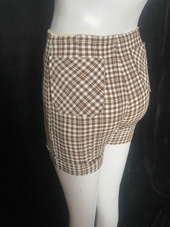 Vintage 1970’s brown and white plaid summer short… - image 9