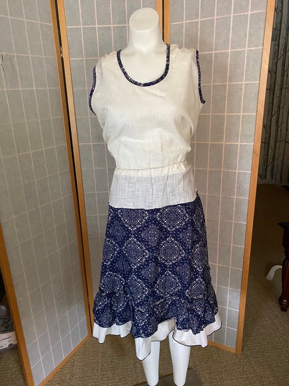 Vintage navy blue and white linen top and skirt se