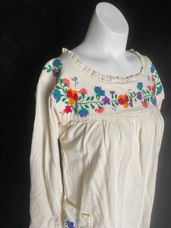 Vintage 1970’s cream cotton blouse with colorful … - image 3