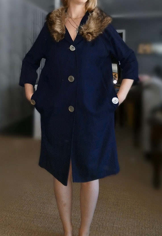 Vintage 1960'S Navy Blue Coat With Real Fur Collar